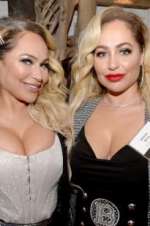 Watch Darcey & Stacey Putlocker